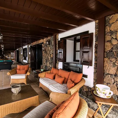 Villa Numama *